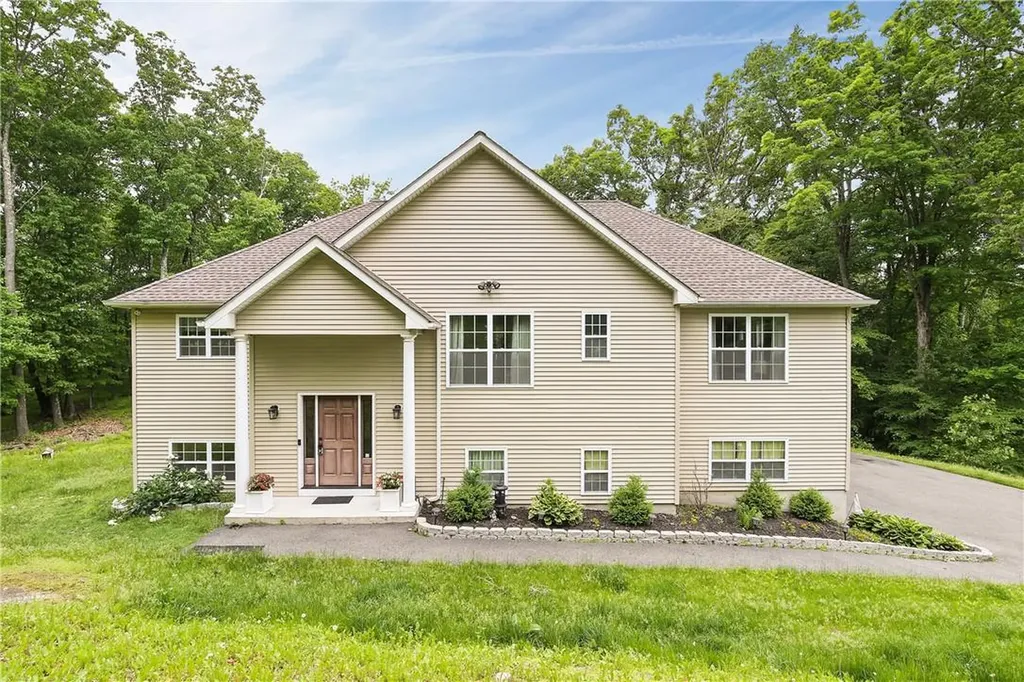 135 Myrtle Avenue Mahopac NY 10541