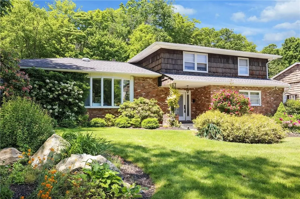103 Dahlia Drive Mahopac NY 10541
