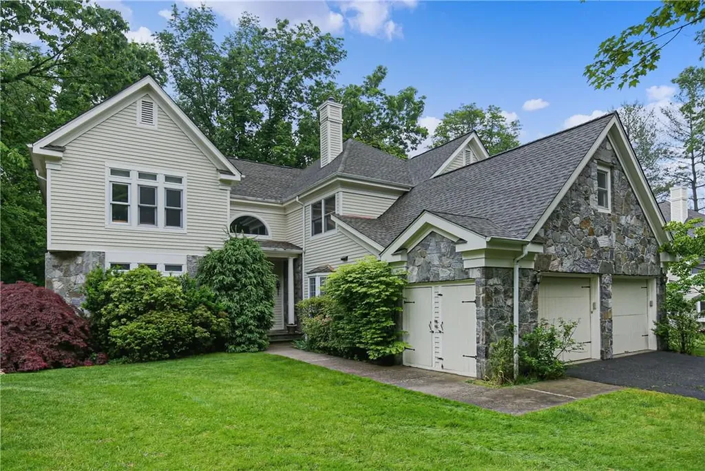 10 Westfield Circle White Plains NY 10605