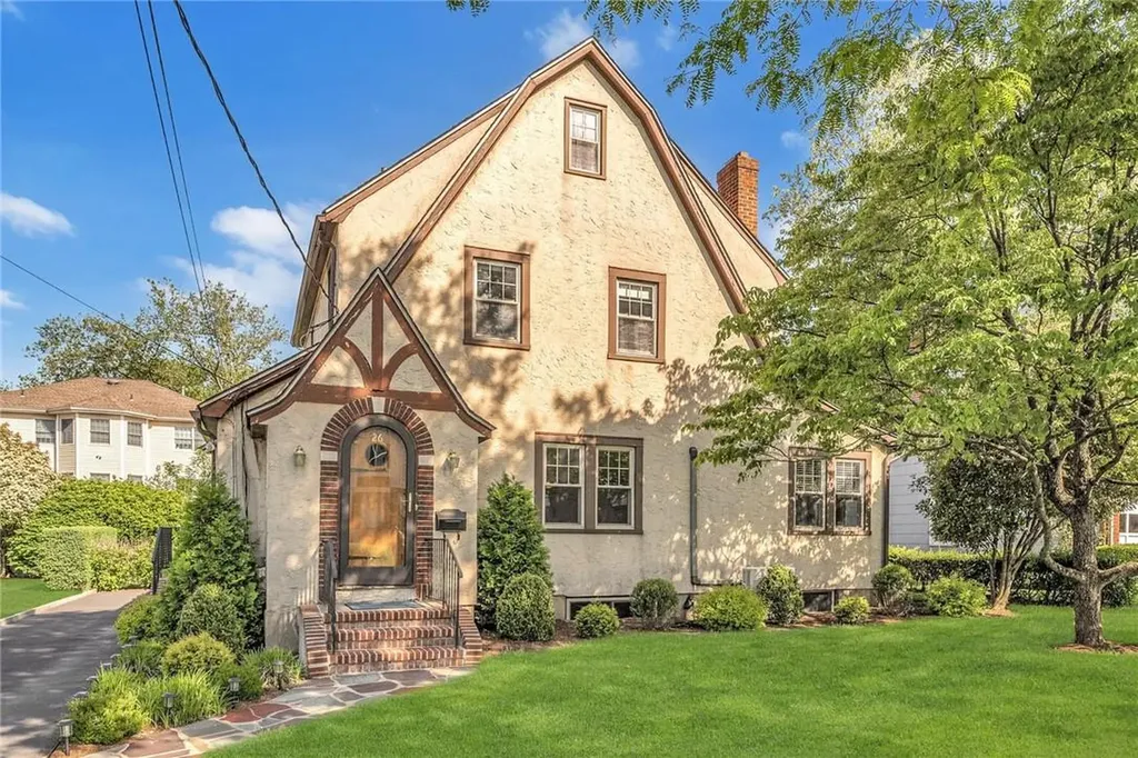 26 Park Drive Eastchester NY 10709
