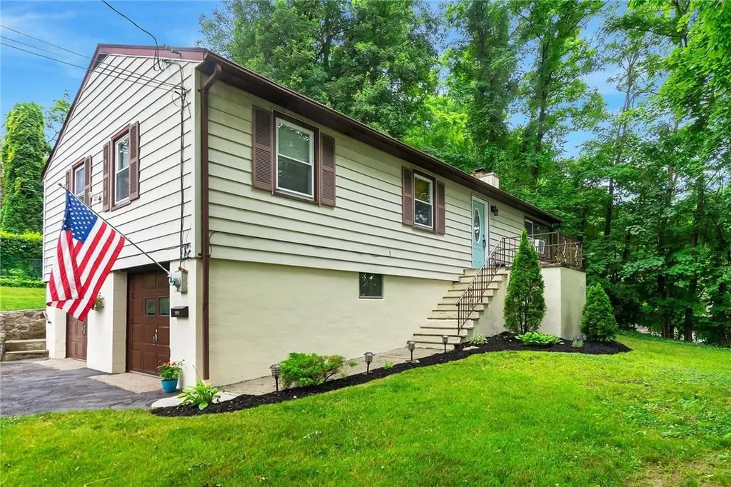 1425 Crompond Road Peekskill NY 10566