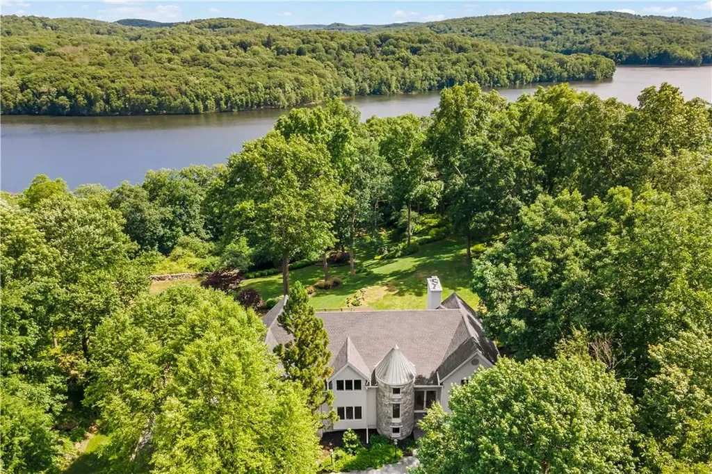 13 Logging Road Katonah NY 10536