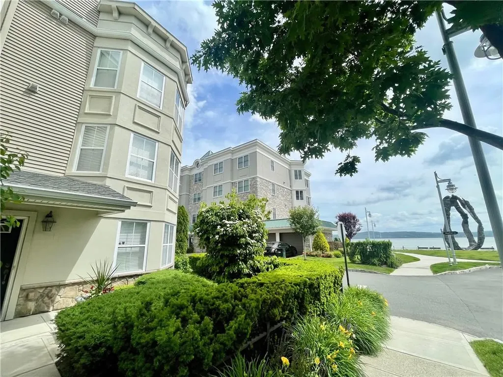 38 Harbor Pointe Drive Haverstraw NY 10927