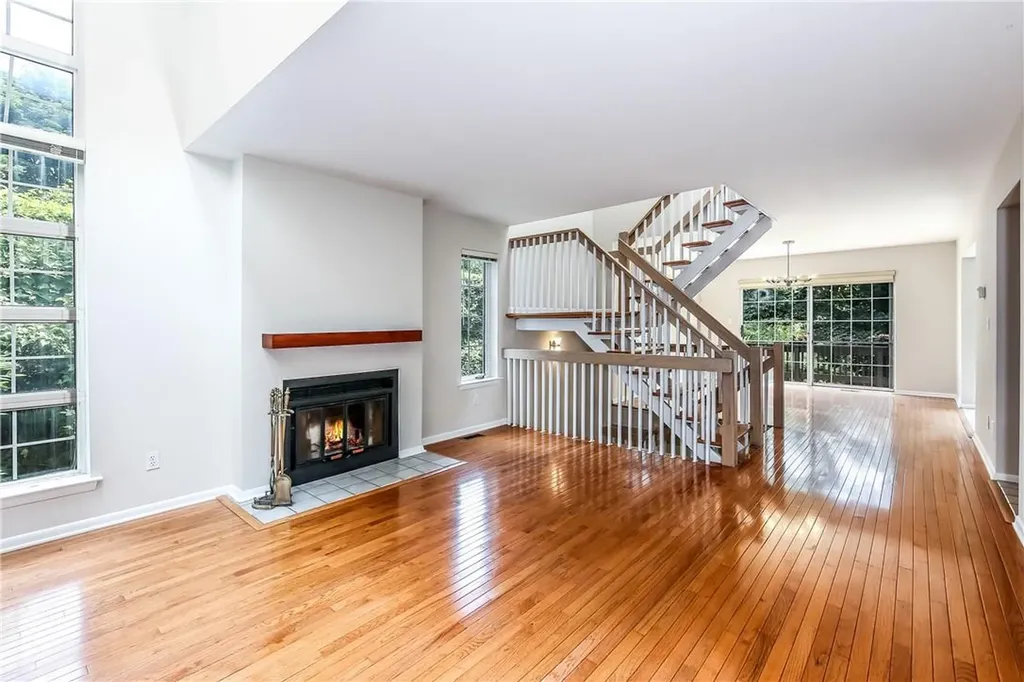 6 Pinewood Circle White Plains NY 10603