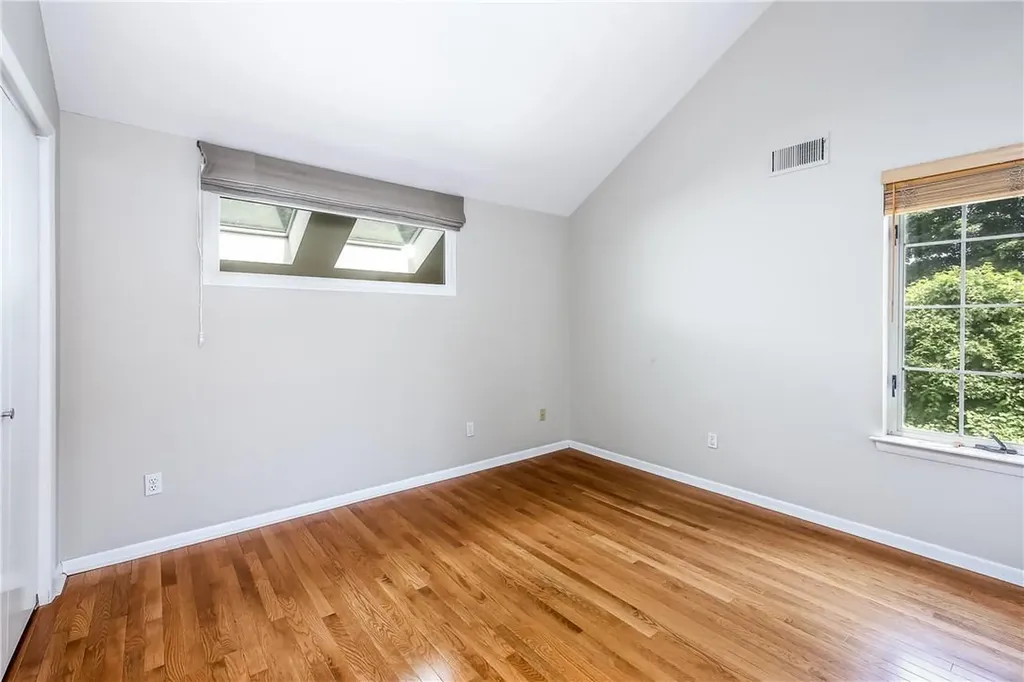 6 Pinewood Circle White Plains NY 10603