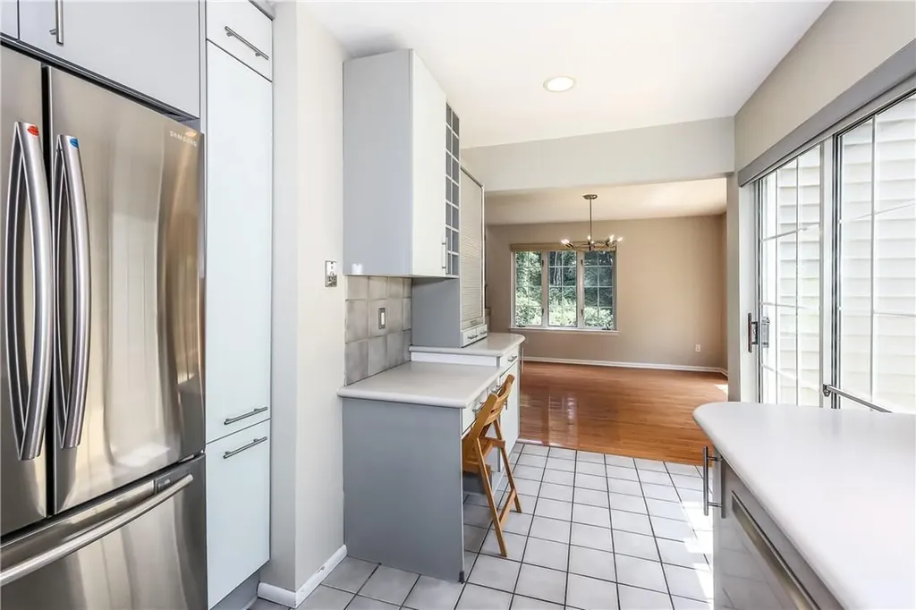 6 Pinewood Circle White Plains NY 10603