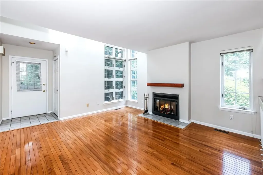 6 Pinewood Circle White Plains NY 10603