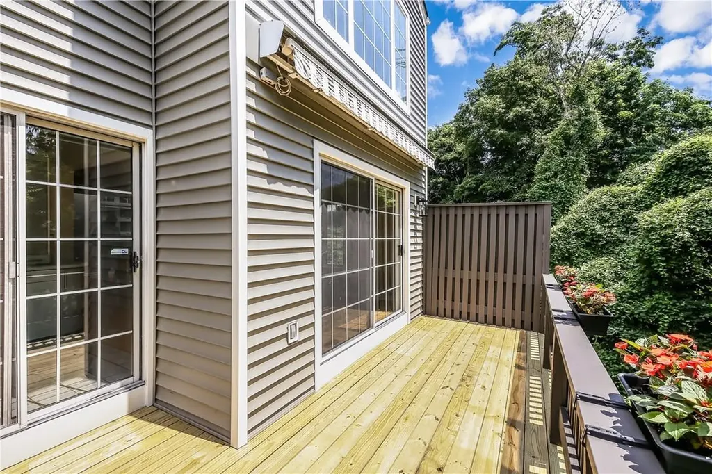 6 Pinewood Circle White Plains NY 10603