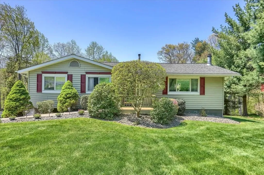 152 Simone Drive Poughkeepsie NY 12603