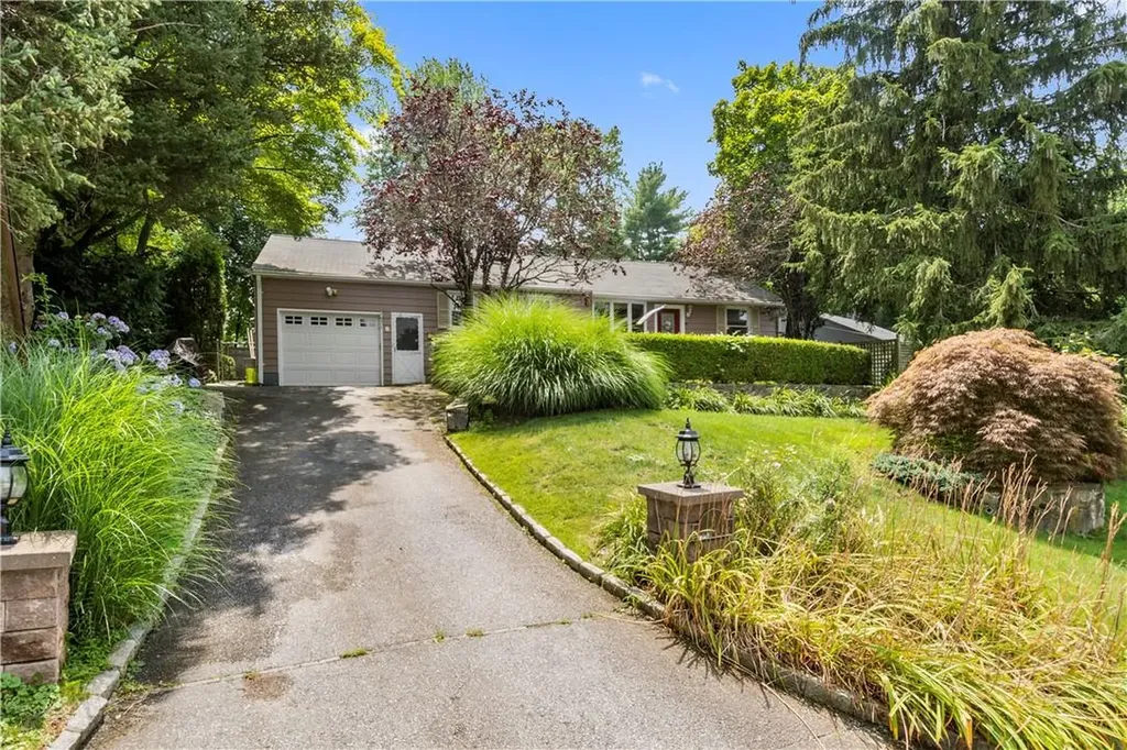 6 Osage Drive E Ossining NY 10562