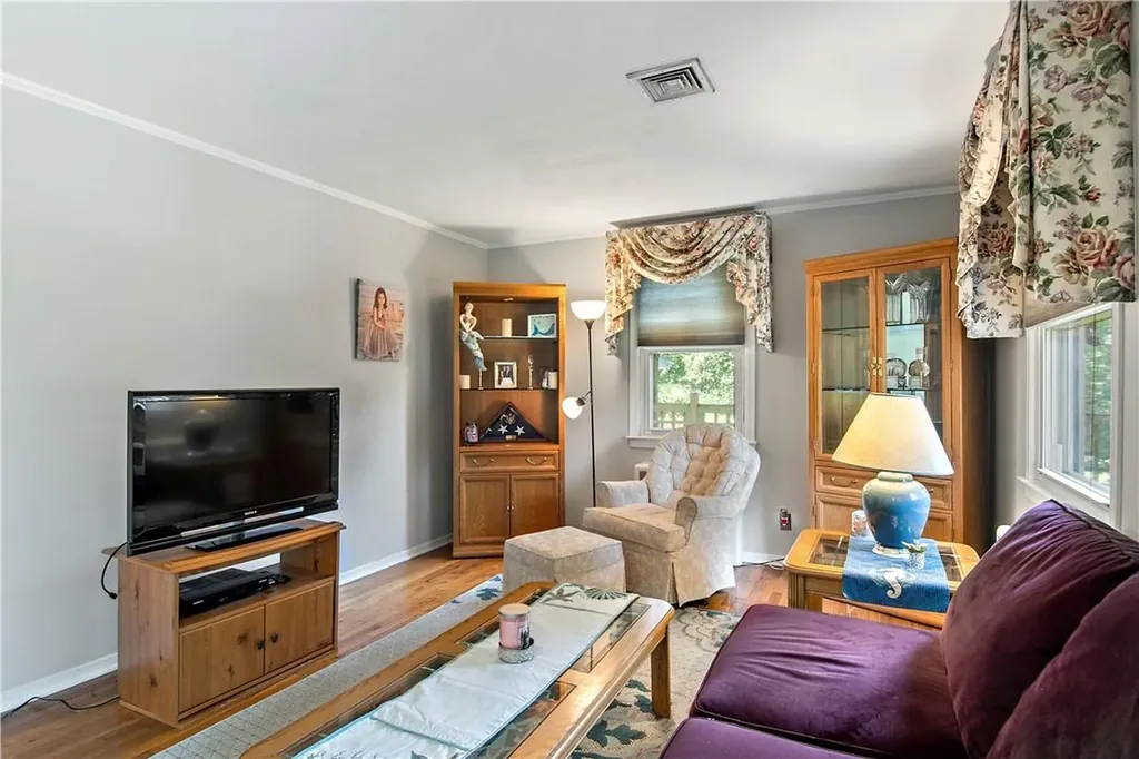 6 Osage Drive E Ossining NY 10562