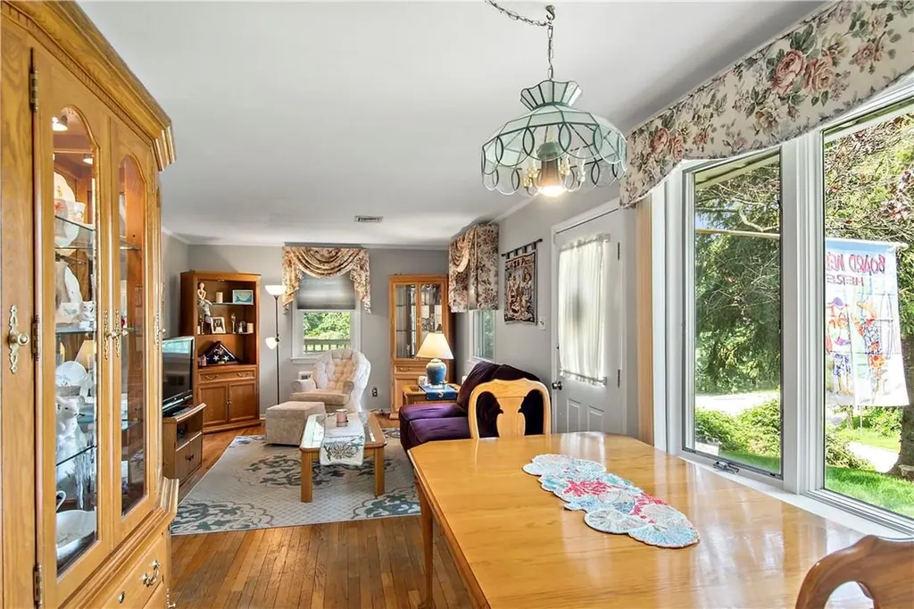 6 Osage Drive E Ossining NY 10562