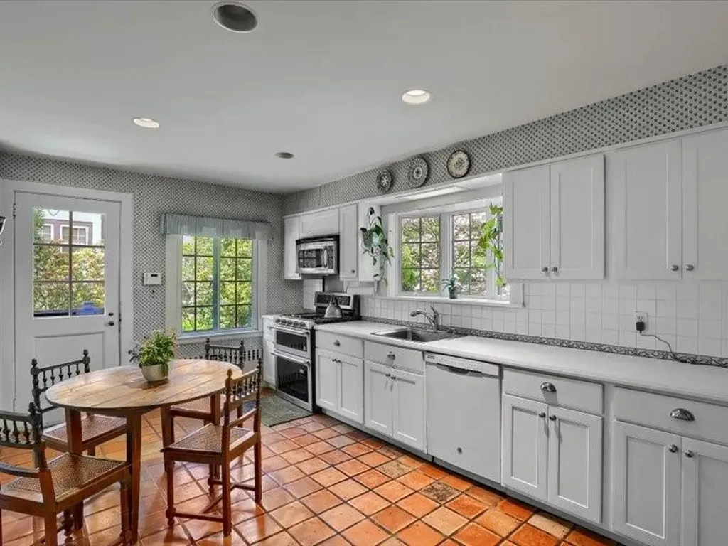 4 Glendon Circle White Plains NY 10605