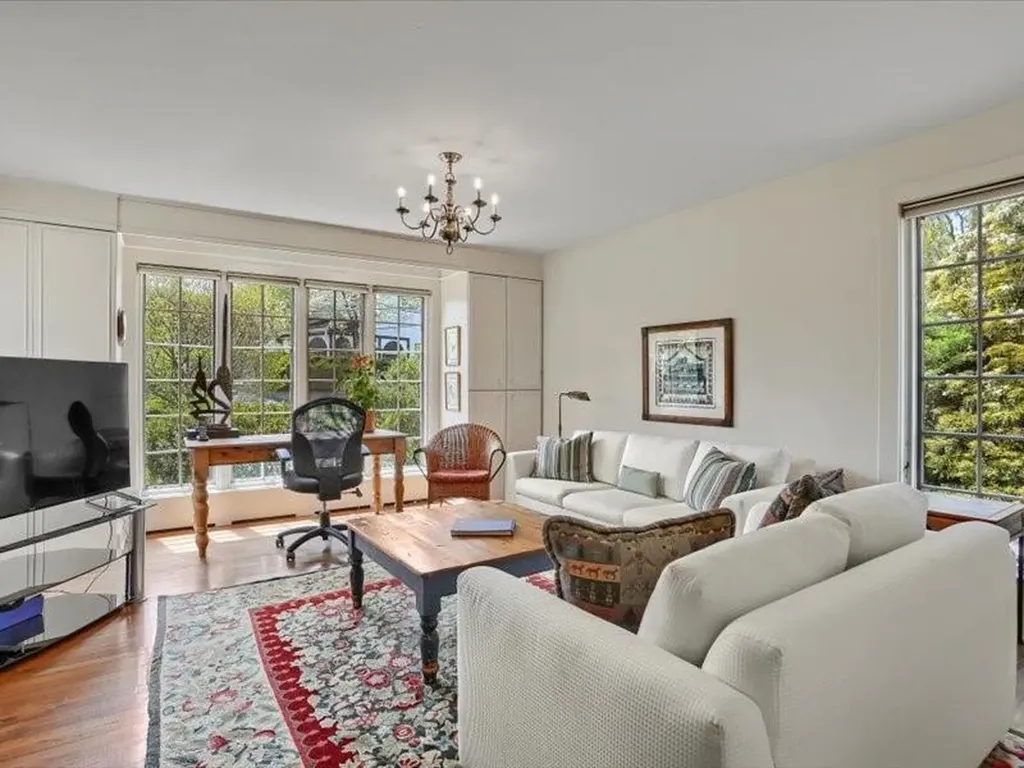 4 Glendon Circle White Plains NY 10605