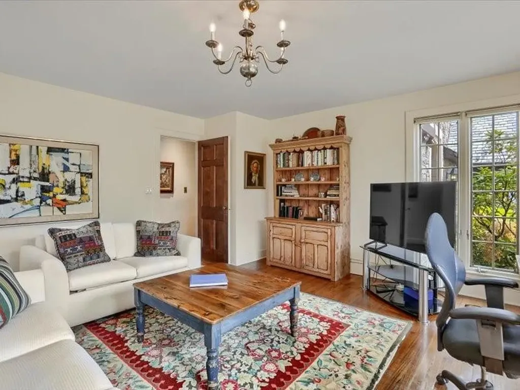 4 Glendon Circle White Plains NY 10605