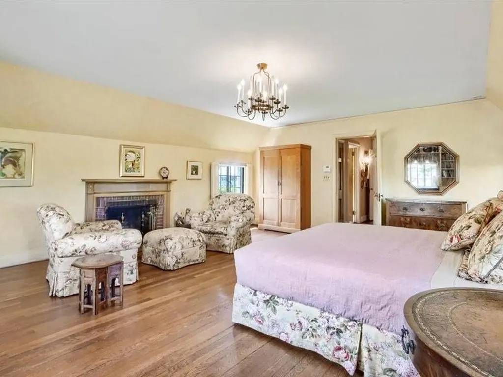 4 Glendon Circle White Plains NY 10605