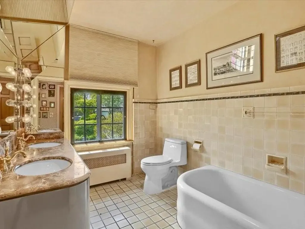 4 Glendon Circle White Plains NY 10605