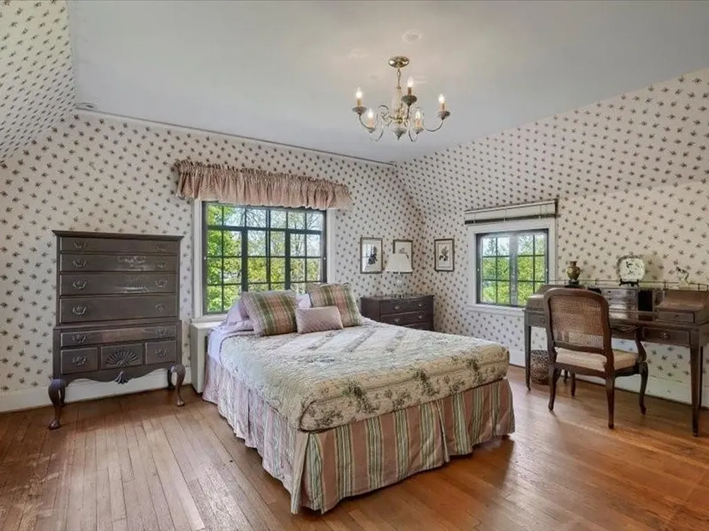 4 Glendon Circle White Plains NY 10605