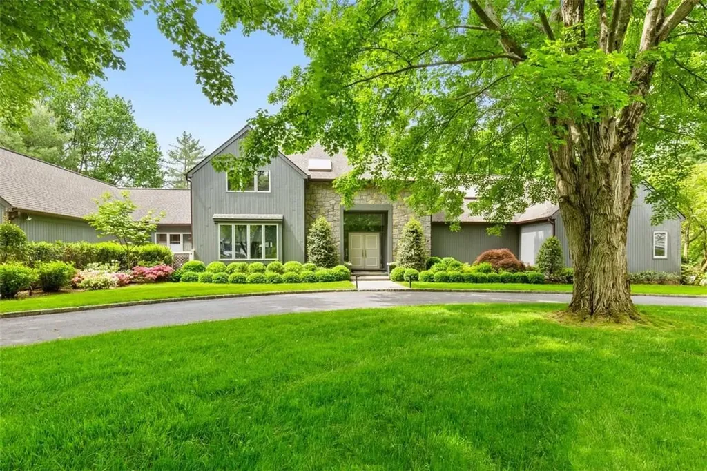 2 Pondview E Purchase NY 10577