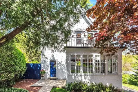 18 Irvington Street Dobbs Ferry NY 10522