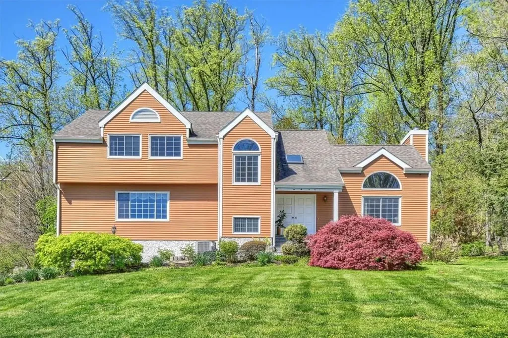 63 Hillside Terrace Mahopac NY 10541