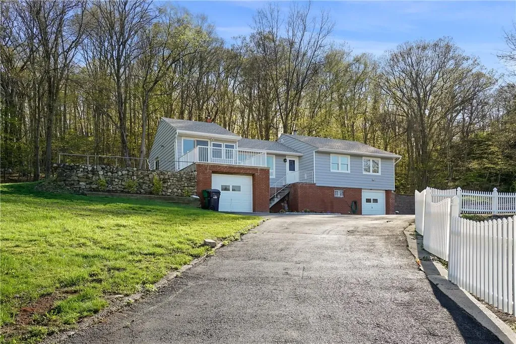 21 Barrett Pond Road Cold Spring NY 10516