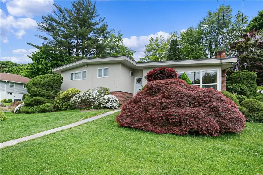 4 Willows Lane White Plains NY 10605