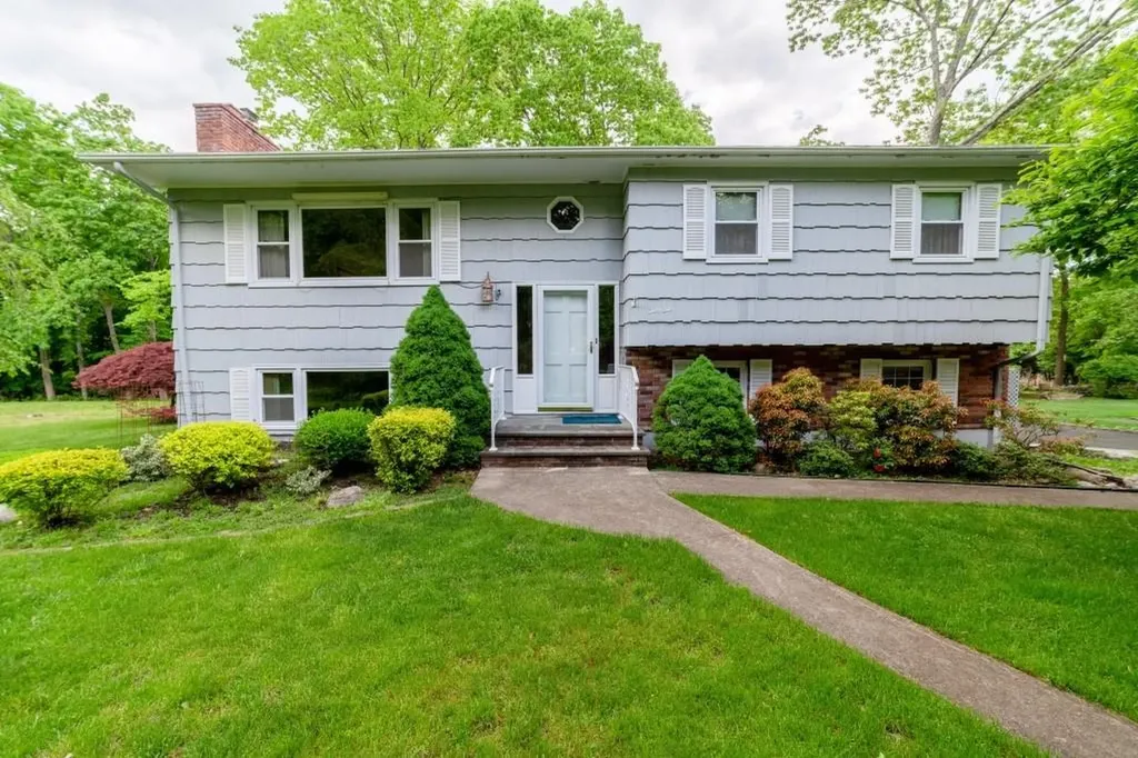 96 Hawk Street Pearl River NY 10965