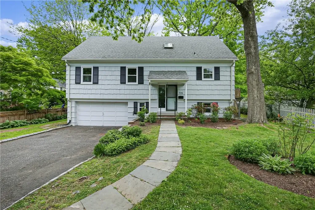 725 Rushmore Avenue Mamaroneck NY 10543
