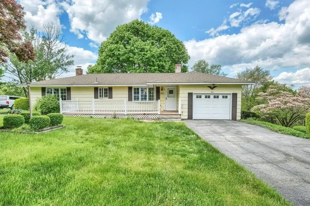 4 Hillside Avenue Warwick NY 10990