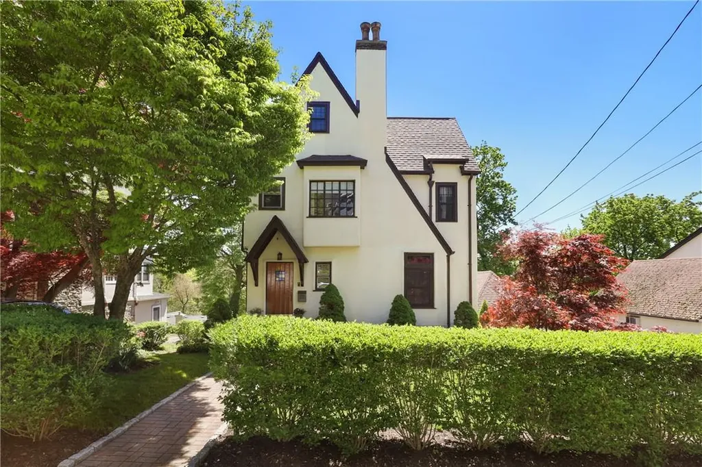 38 Gard Avenue Bronxville NY 10708