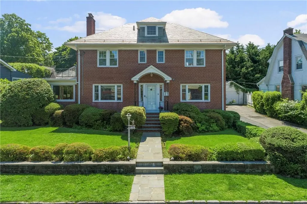 15 Moran Place New Rochelle NY 10801