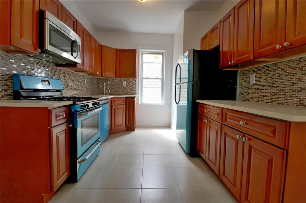 4005 Lowerre Place Bronx NY 10466
