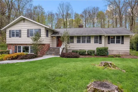 16 Suzanne Lane Pleasantville NY 10570