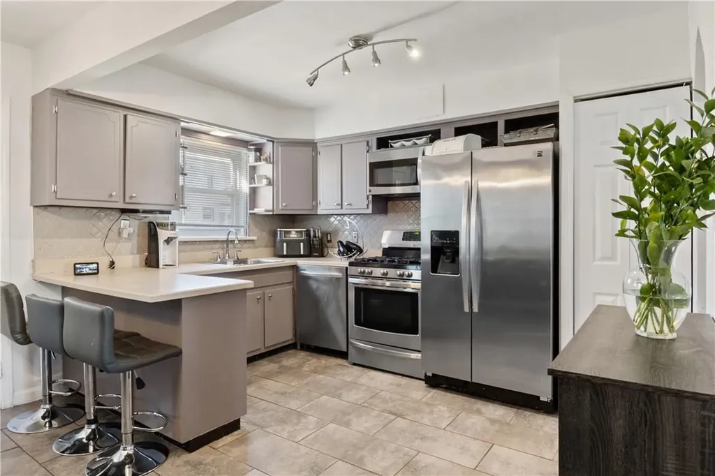 1629 Radcliff Avenue Bronx NY 10462