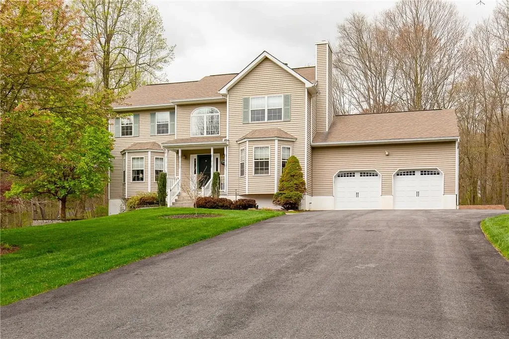 26 Colonial Drive Poughkeepsie NY 12603