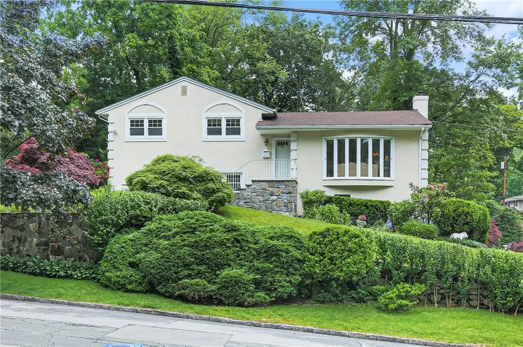 14 Kenneth Road White Plains NY 10605