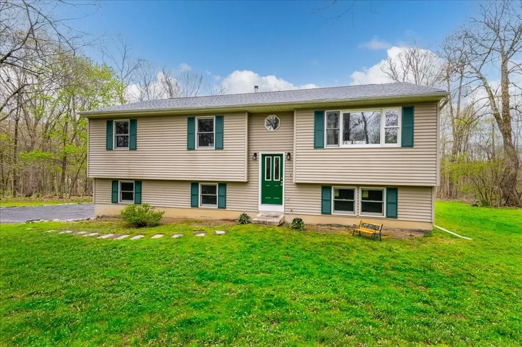 15 Flag Lane Campbell Hall NY 10916