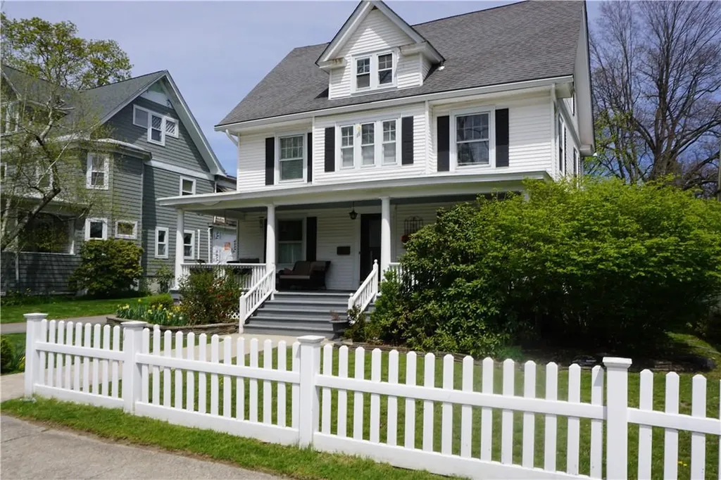 16 Whitehouse Avenue Poughkeepsie NY 12601