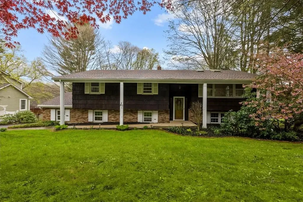 80 Macgregor Drive Mahopac NY 10541