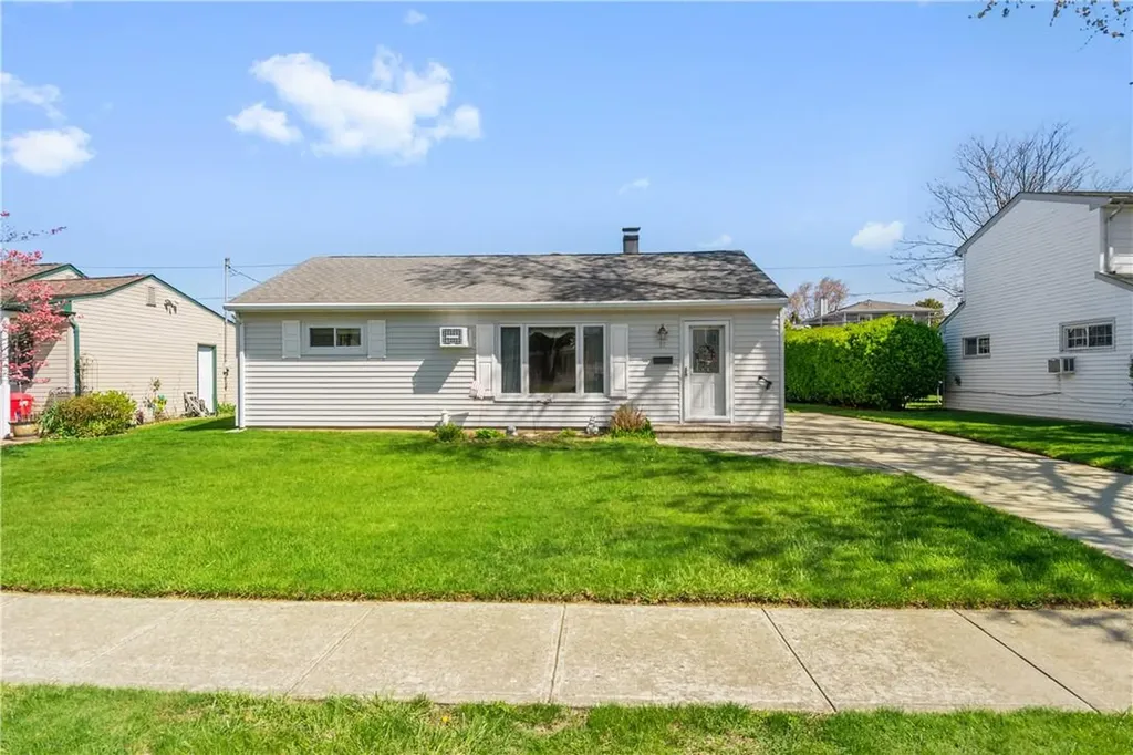 35 Jeanne Lane Bethpage NY 11714