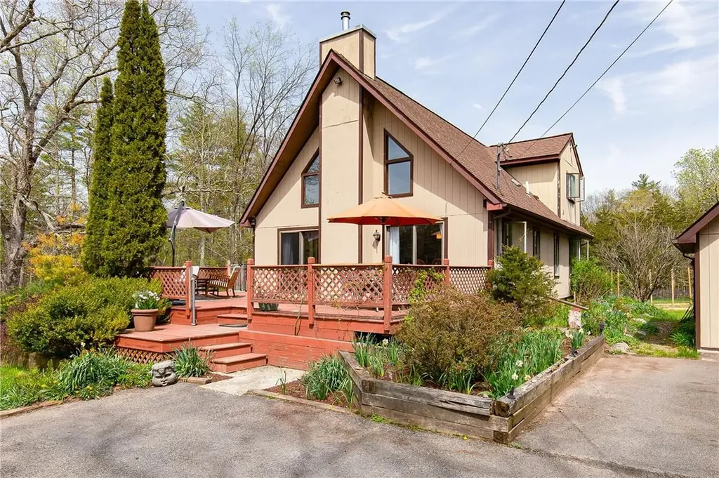 64 Sages Loop Kerhonkson NY 12446