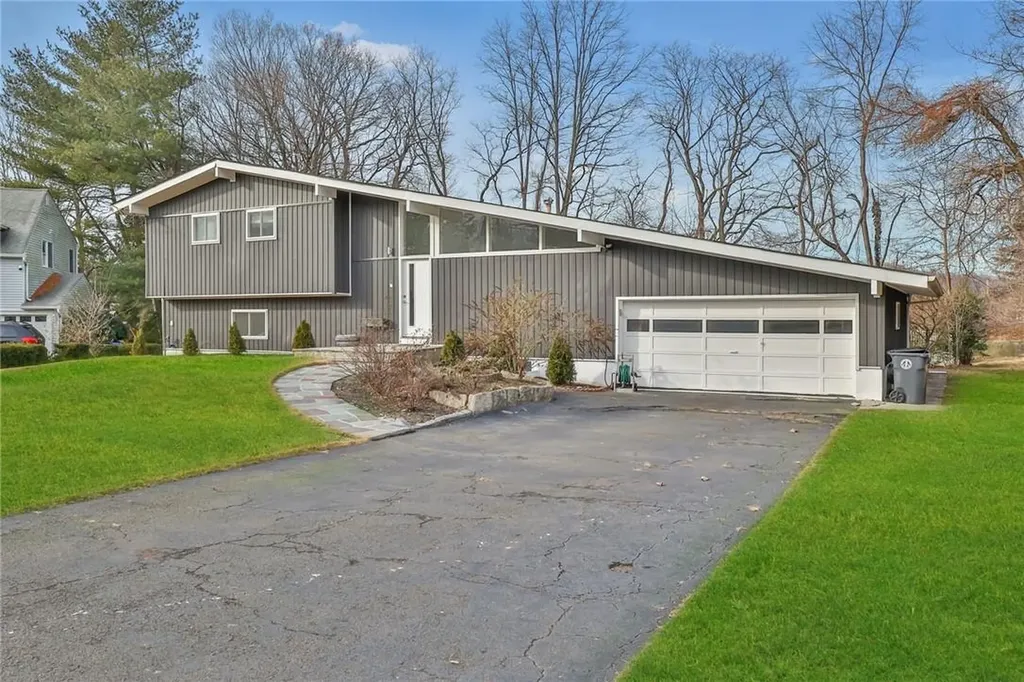 17 Country Club Drive White Plains NY 10607