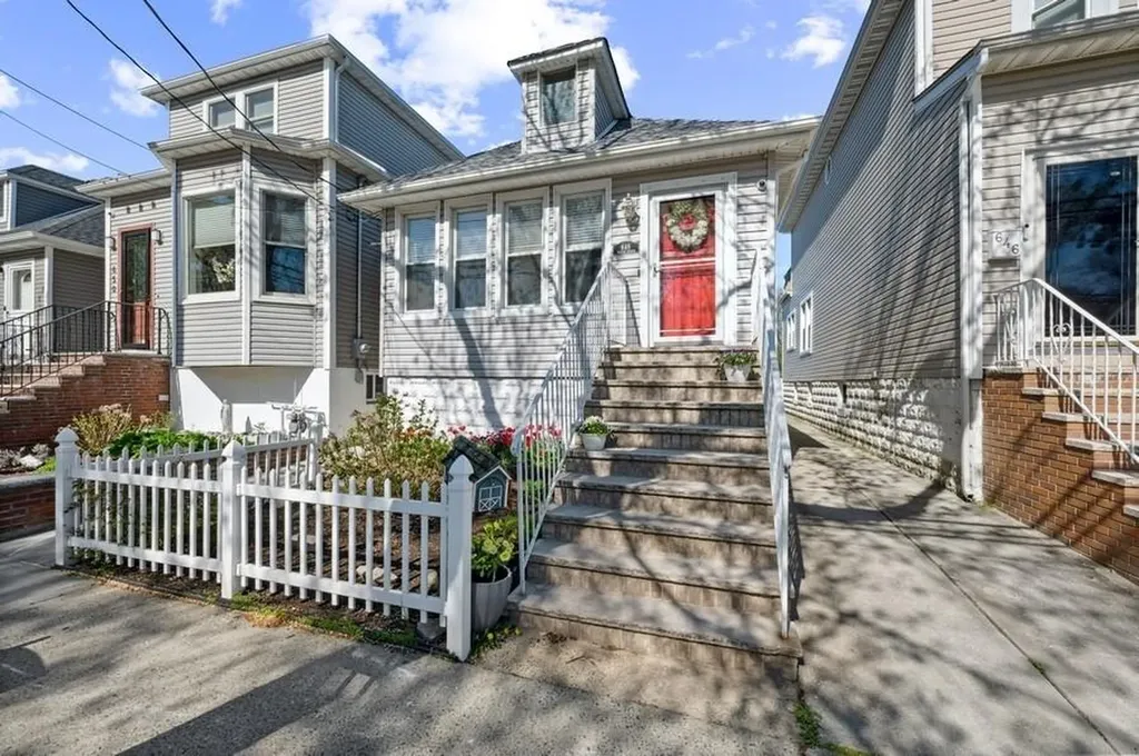 648 Wilcox Avenue Bronx NY 10465