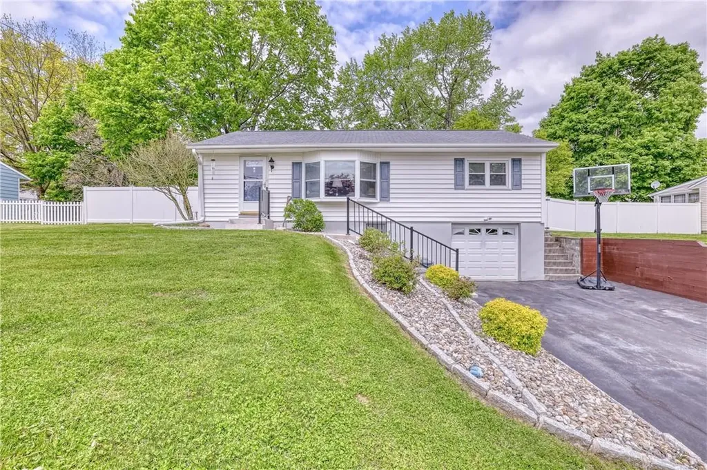 21 Hudson Drive New Windsor NY 12553