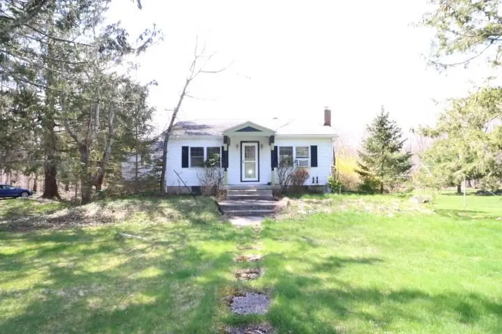 29 Quannacut Road Pine Bush NY 12566