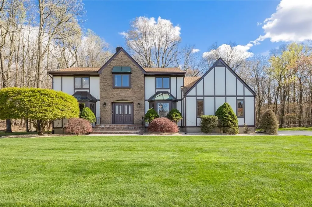 4 Lisa Lane Spring Valley NY 10977