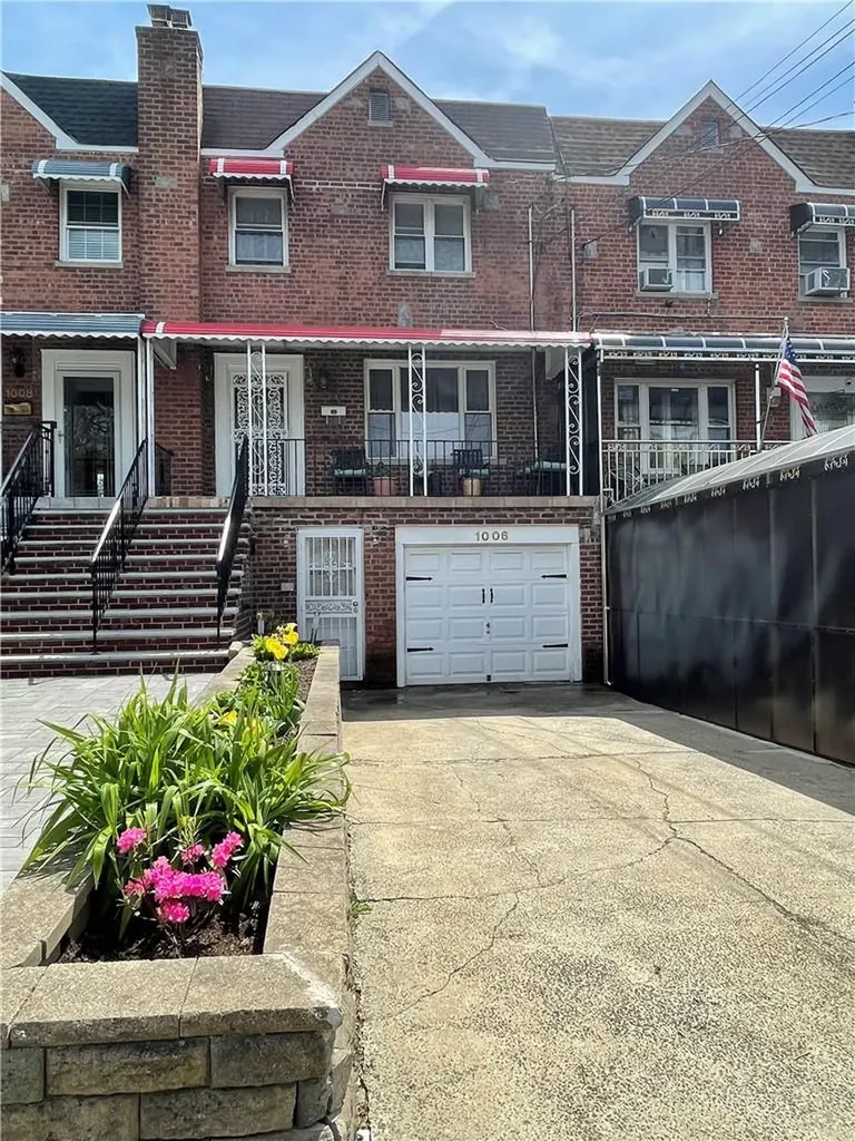 1006 Arnow Avenue Bronx NY 10469