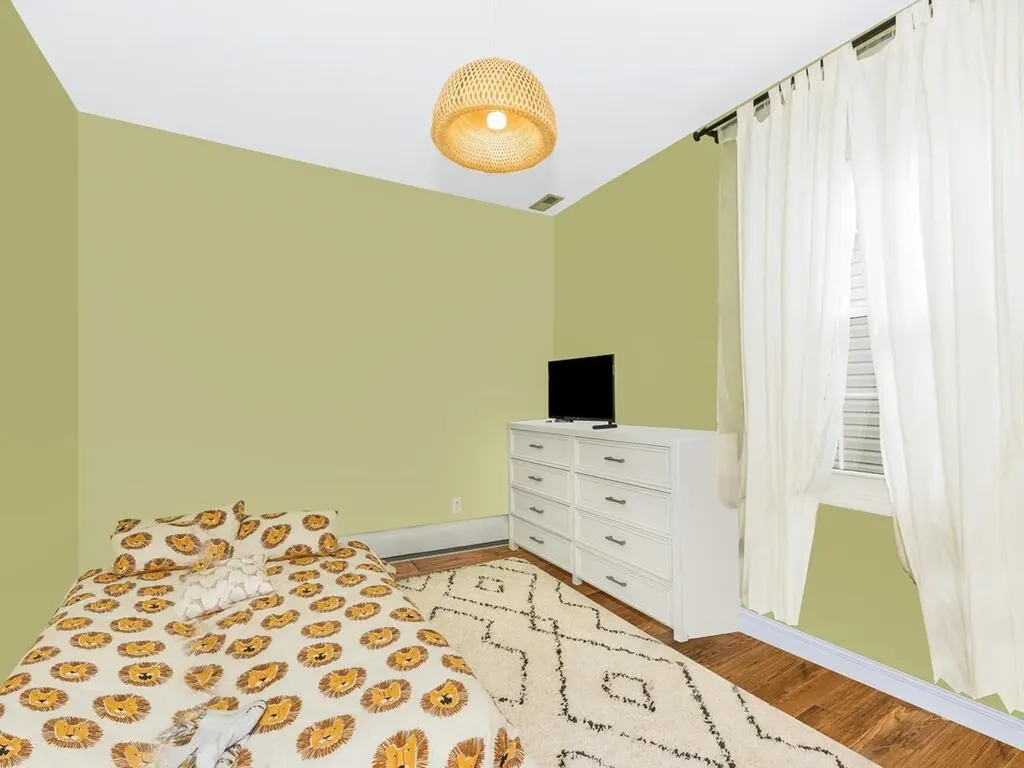 2889 Harrington Avenue Bronx NY 10461