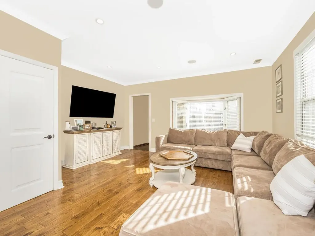 2889 Harrington Avenue Bronx NY 10461